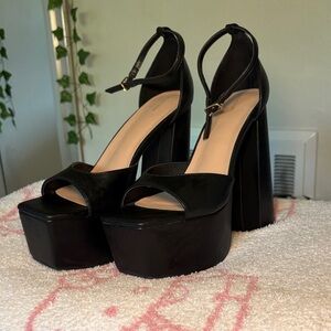 PrettyLittleThing Black Platform Heels